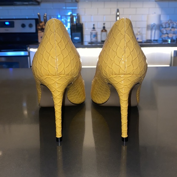 NWT Eldof Peep Toe Pumps in Yellow Snake - Picture 10 of 12